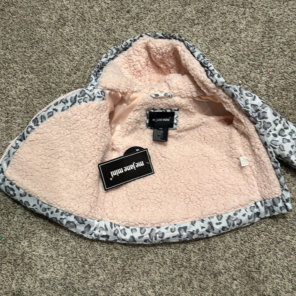 Animal printed winter jacket. - Picture 3 of 3